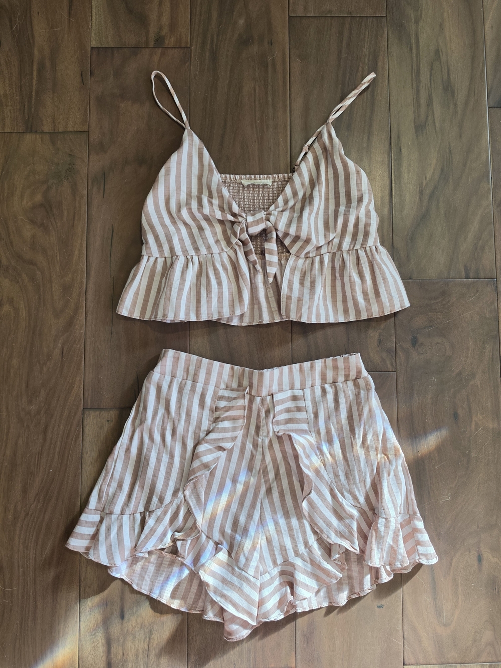 Illa Illa 2-Piece Striped Set – Size Medium – Tan & Ivory 🤎🤍